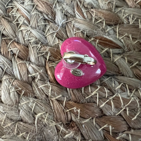 Chanel 2023 Heart Crystal Earrings - Picture 5 of 6